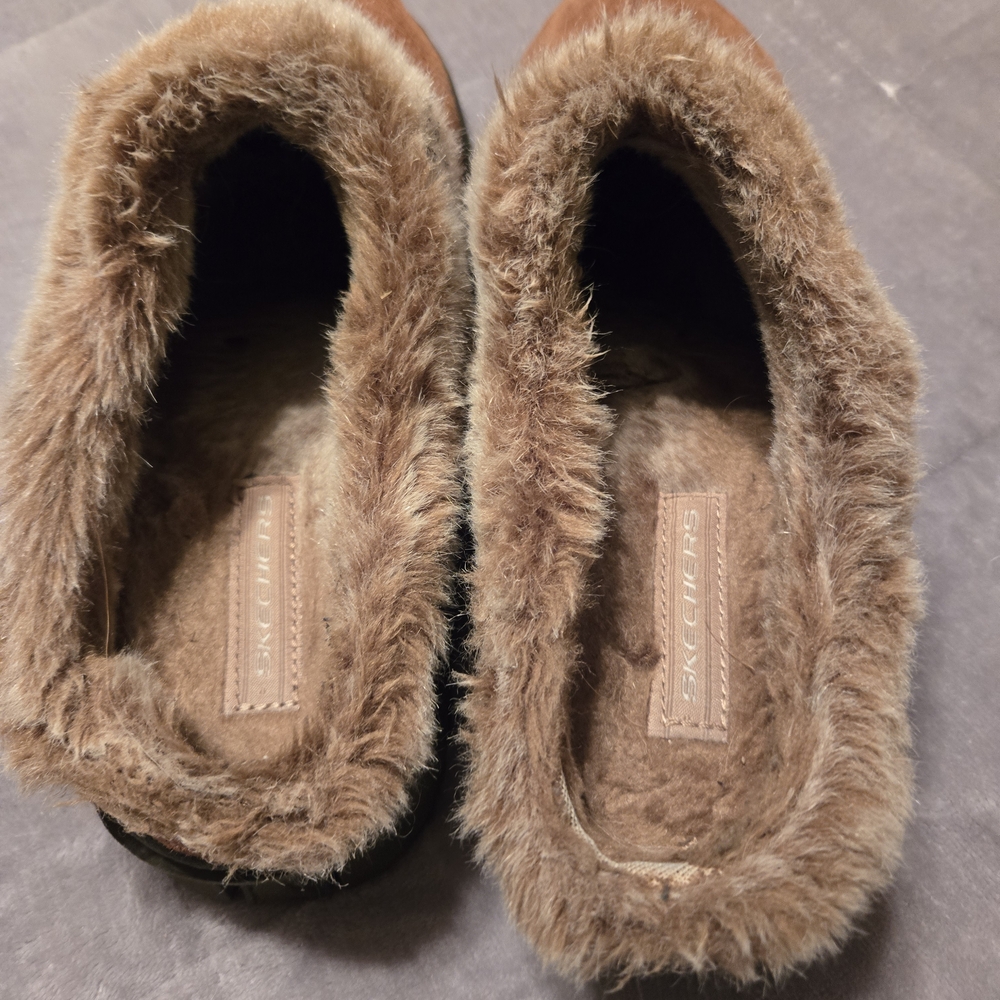 Skechers Women's Brown Fur-Lined Slippers